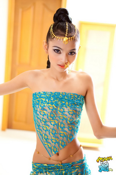 Thai teen dressed as a sexy Indian princess | Asian Porn Times