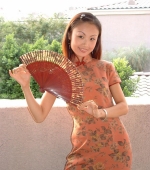 china-girl-from-shanghai-works-as-tv-exec-03