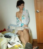 China-girl-trying-her-hand-on-nude-modeling-06