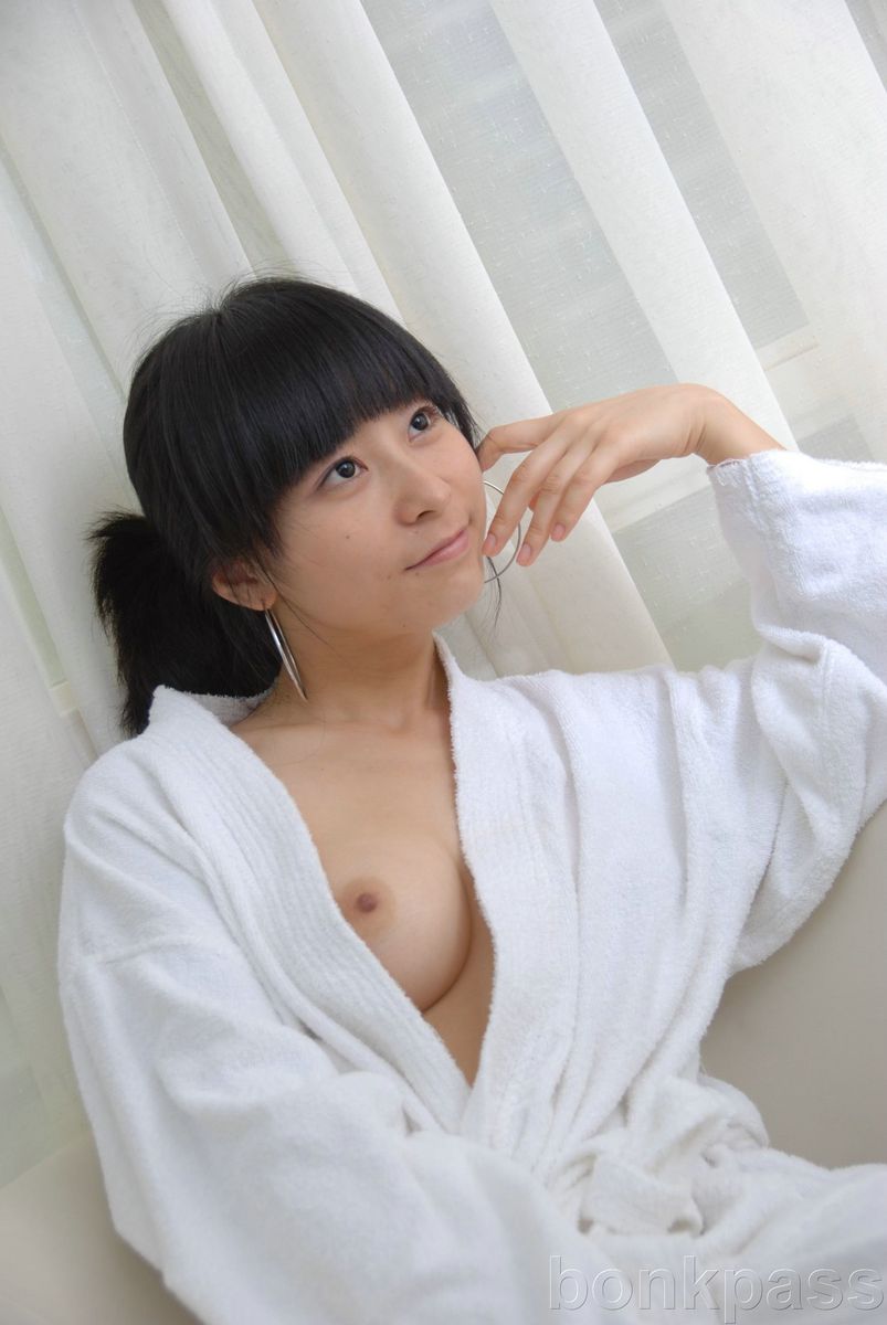 Chinese Girl Nip Slip In Her Fluffy White Bathrobe Asian